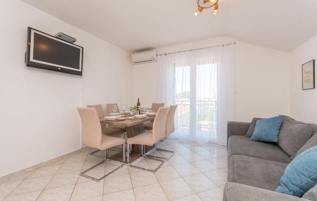 Apartments Mikulic Biograd Na Moru Buitenkant foto