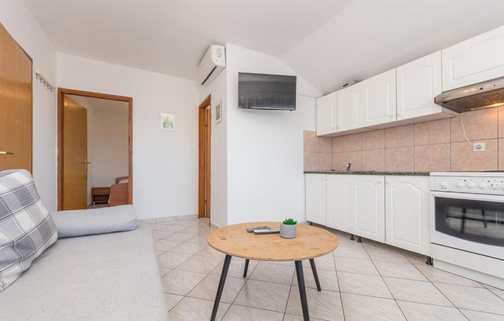 Apartments Mikulic Biograd Na Moru Buitenkant foto