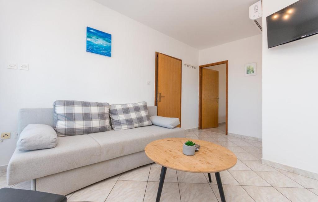 Apartments Mikulic Biograd Na Moru Buitenkant foto
