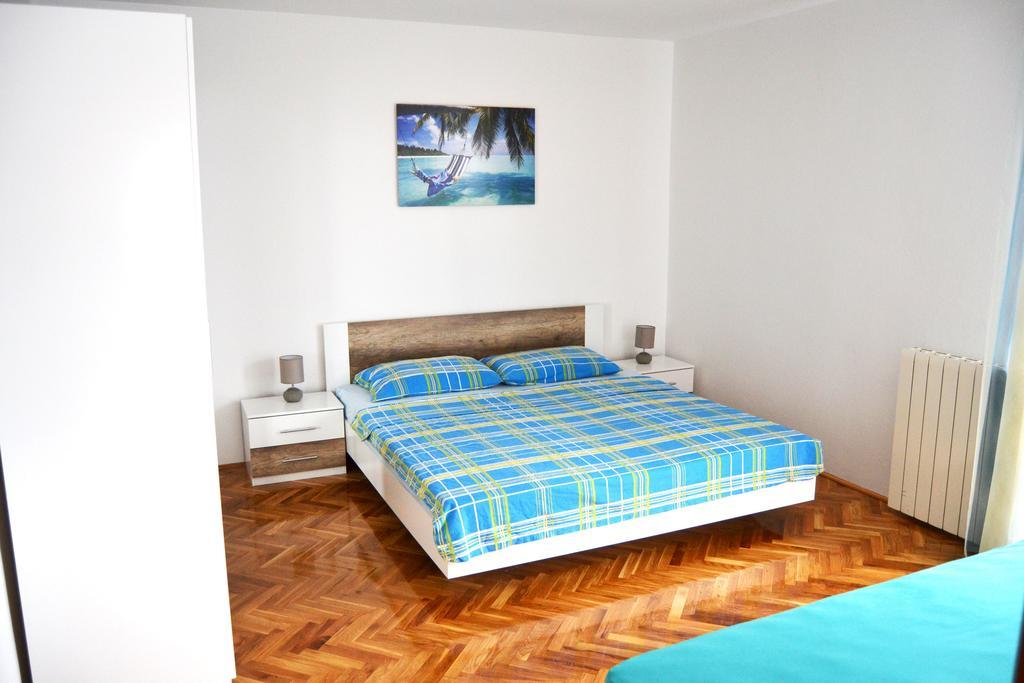 Apartments Mikulic Biograd Na Moru Buitenkant foto