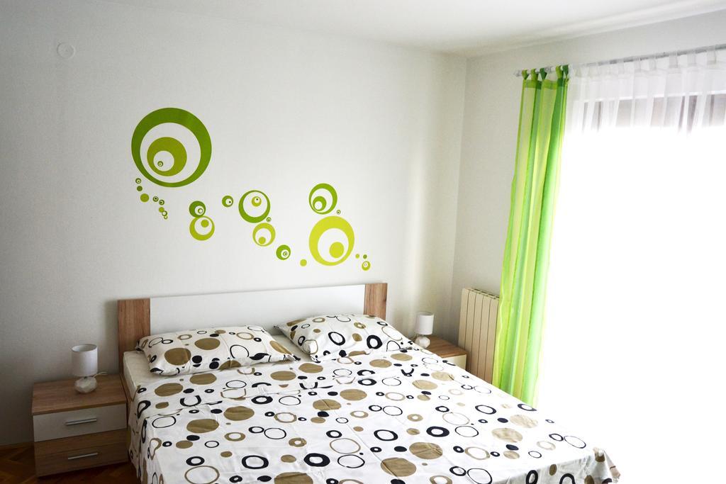 Apartments Mikulic Biograd Na Moru Buitenkant foto