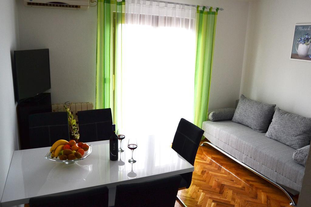 Apartments Mikulic Biograd Na Moru Buitenkant foto